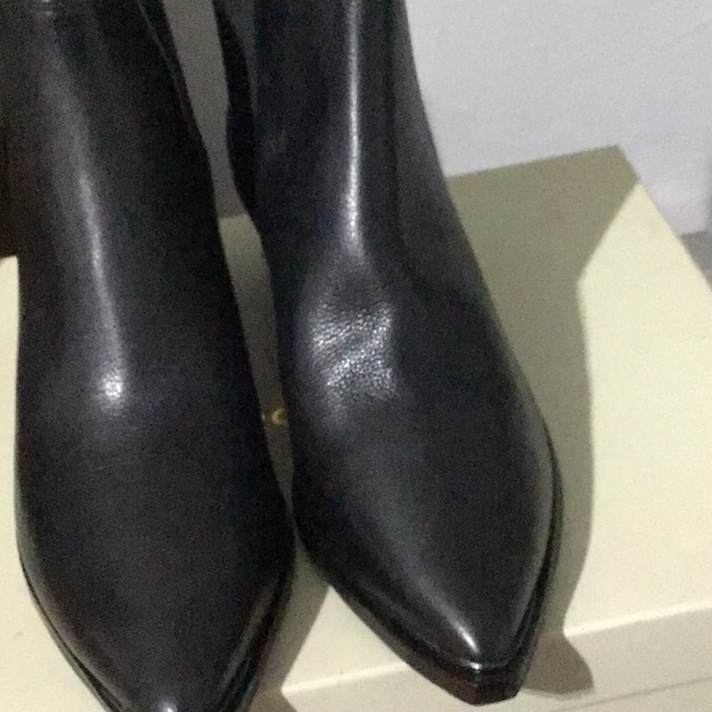Boots - Picture 4 of 4